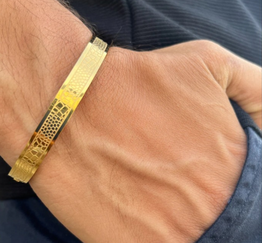 Leather Pattern Bracelet For Men (7 Inch)